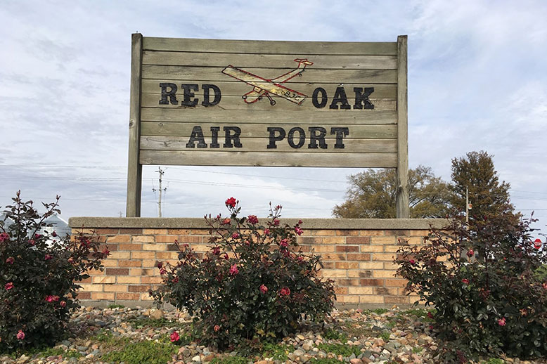 red oak airport