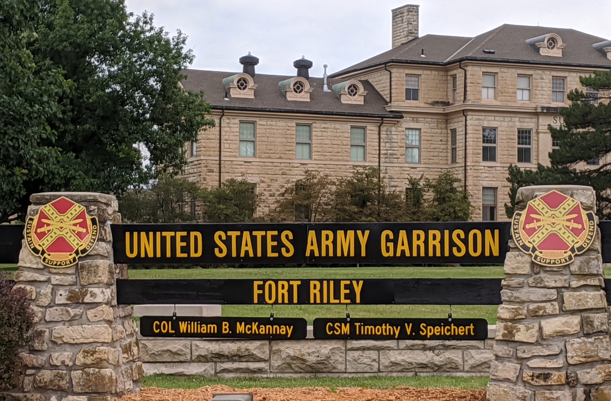 JMCI Uses Groundbreaking Tech to Transition Soldiers into Civilian Jobs Photo
