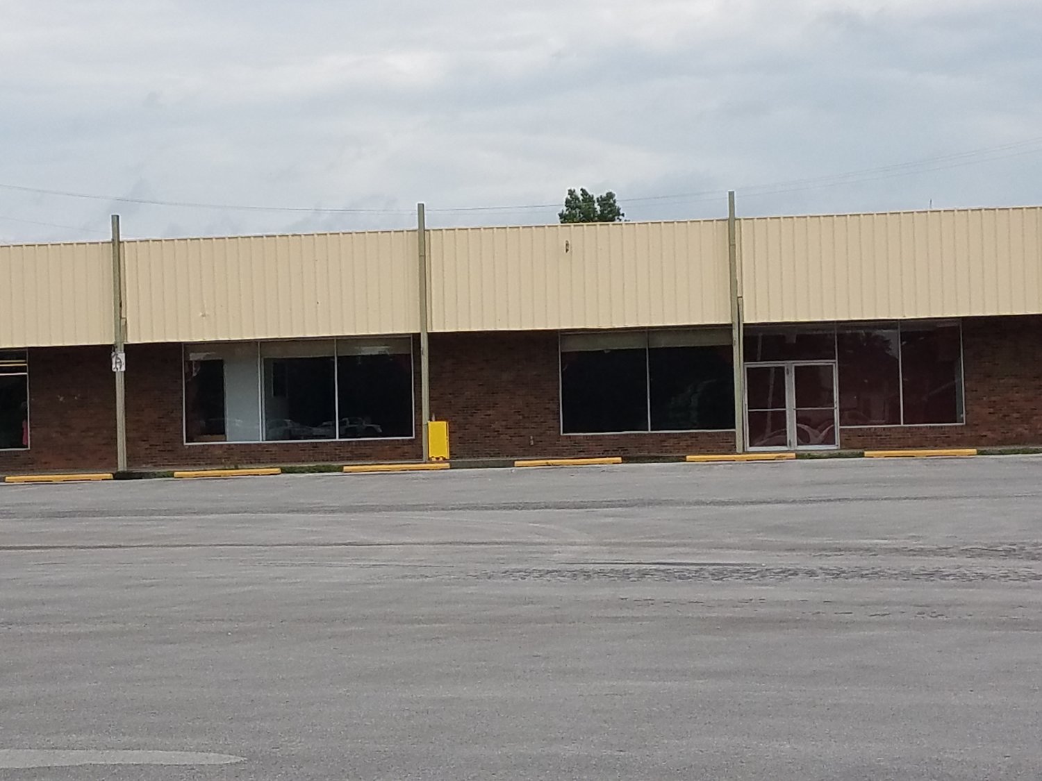 Main Photo For Commercial Storefront for Lease in Beaver Dam