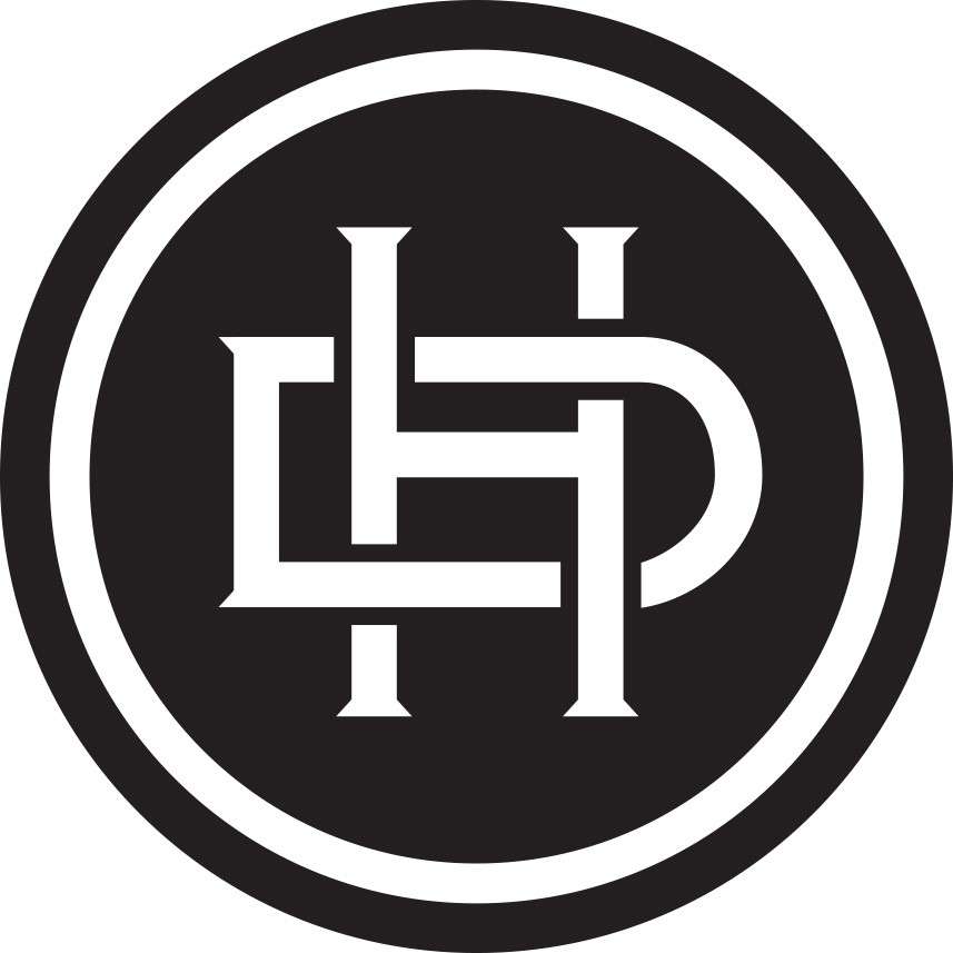 Decker Hotel's Logo