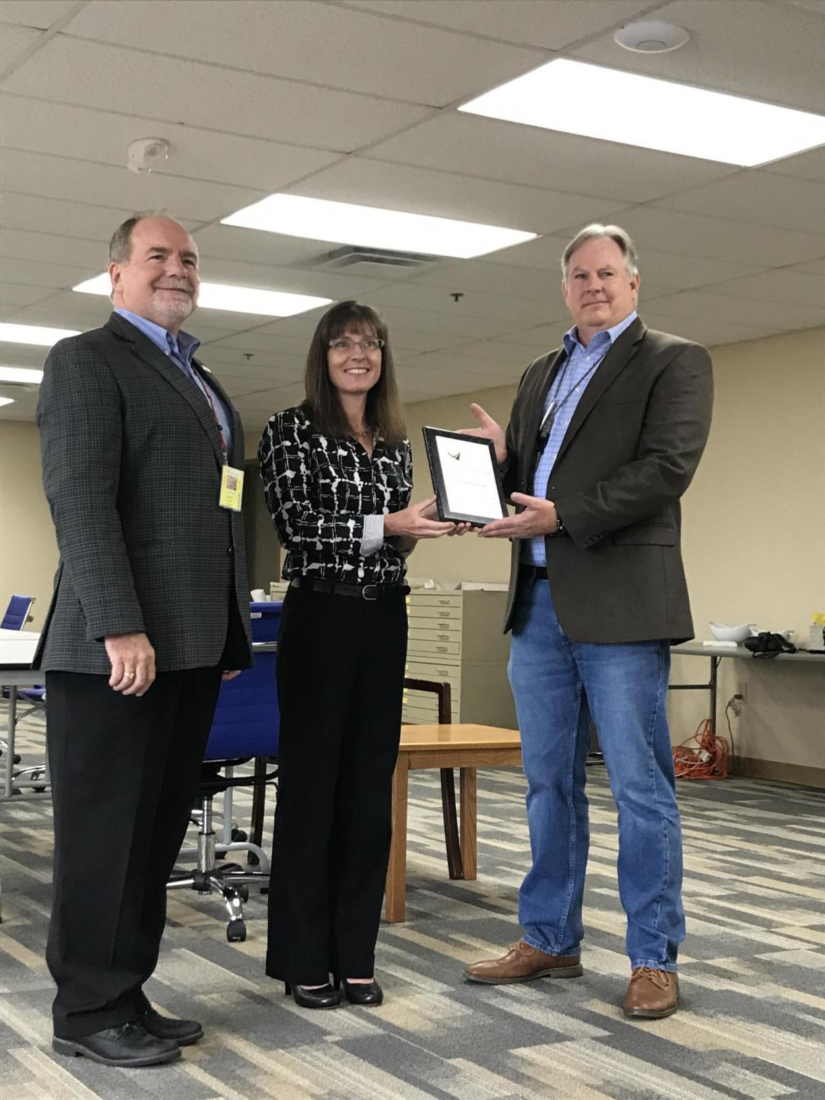 Ohio Aviation Association Honors LGSTX as 2021 Airport Business of the Year Photo