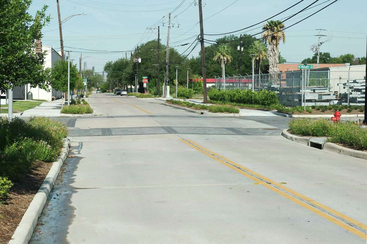 Recent improvements have Pasadena officials dreaming of possibilities for Shaw Avenue Photo