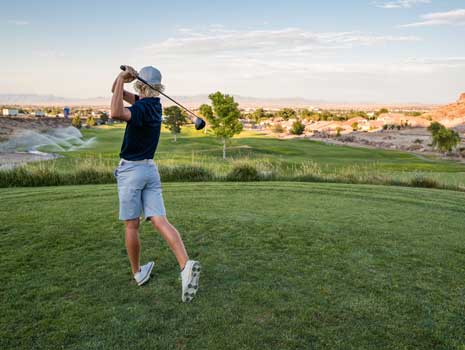 golf course overlooking Kingman residential neighborhoods