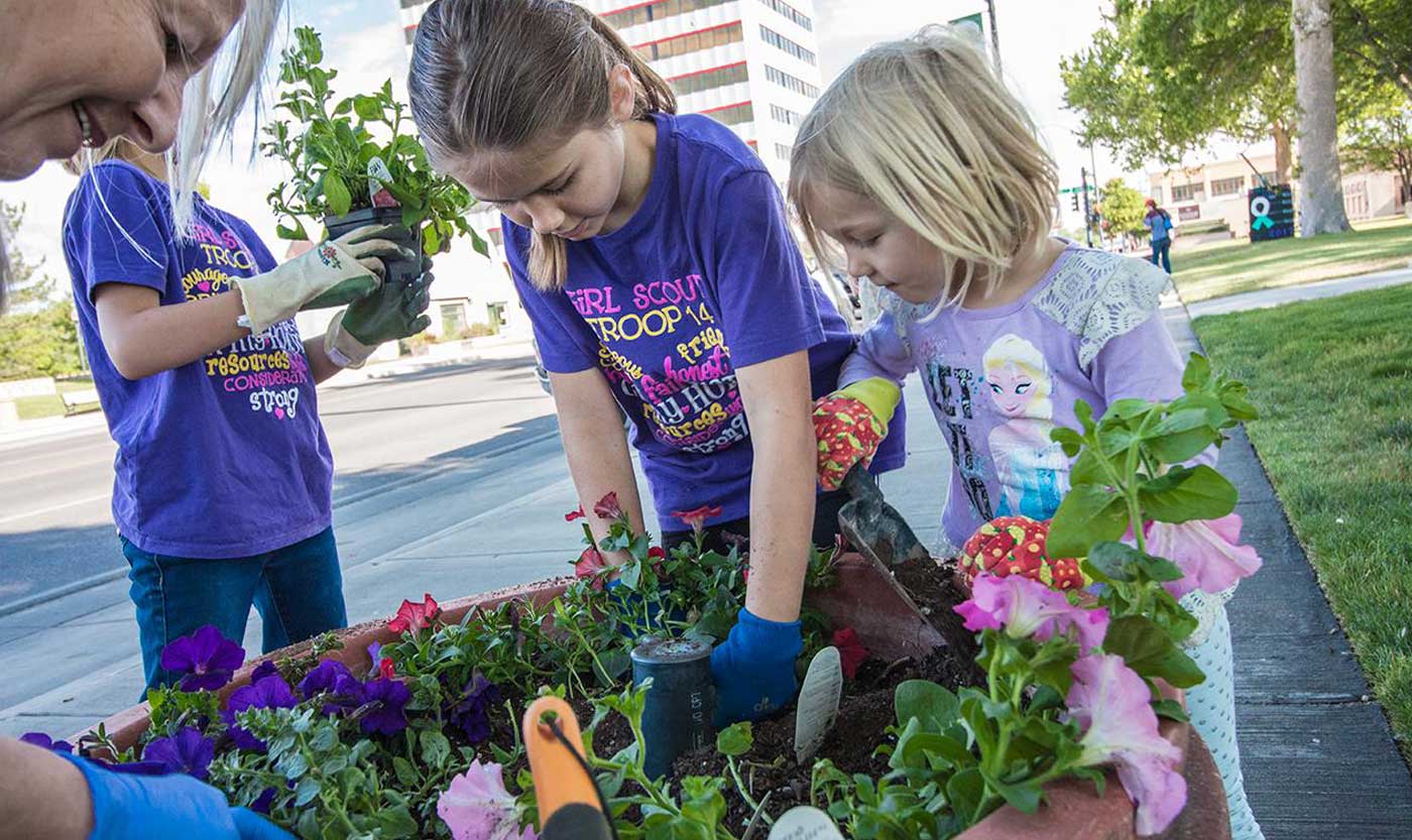 children planting